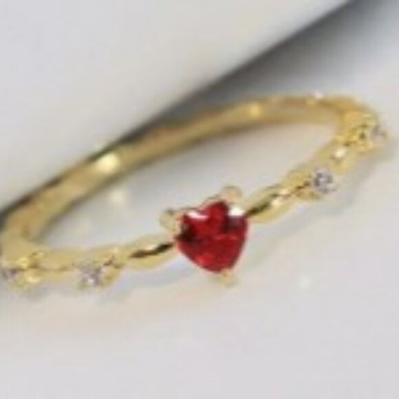 Heart-Shaped Red Cubic Zirconia Decor Ring Women/Girls size 7 - Picture 3 of 8